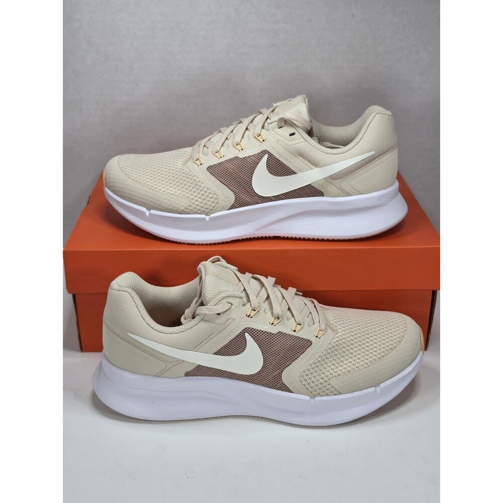 Nike Run Swift 3 Cushioning Abrasion Resistant Breathable - Size 9 Women's